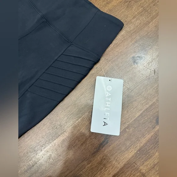 Athleta Women’s Black Leggings with Ribbed Detail - Picture 3 of 6